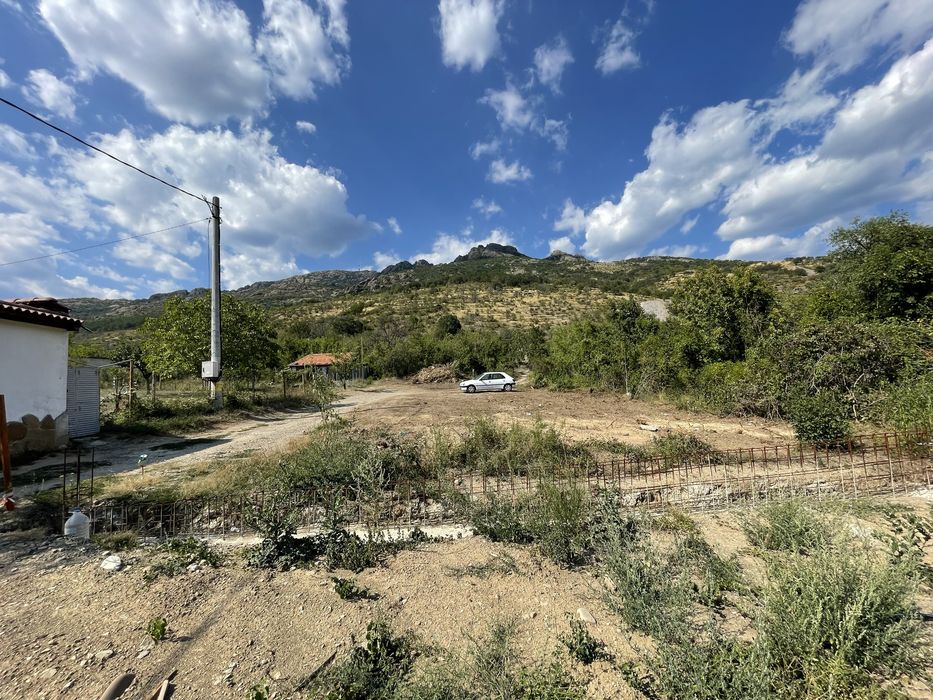 Празно вилно място