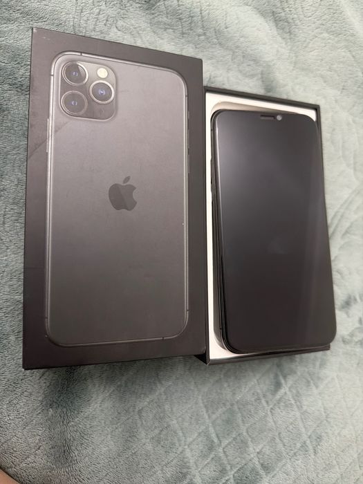 Телефон iPhone 11 PRO