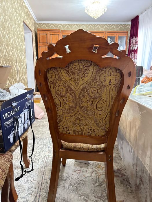 Стол стулья мебель
