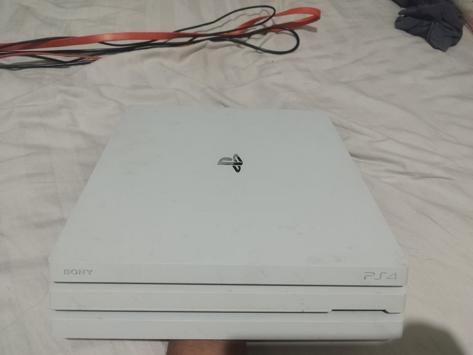 PlayStation 4 pro 1 ТБ с гарантированный