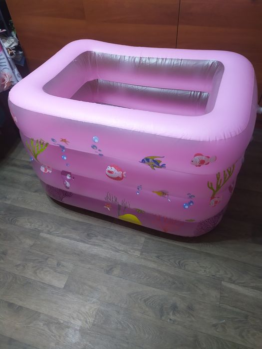 Детский бассейн почти новый