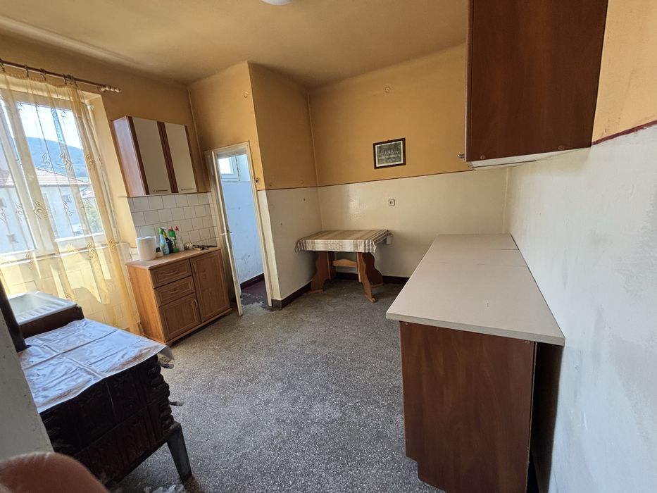 Vand apartament in oasul Nucet,jud Bihor