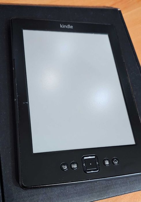 Електронен четец Kindle 4 (6" E-Ink) – Отлично състояние