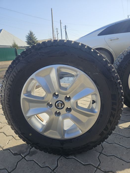 Продам шины Bridgestone Blizzak Spike-02