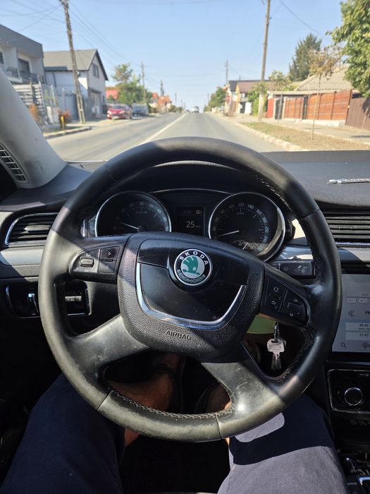 SKODA Superb 2011 — imagine 4