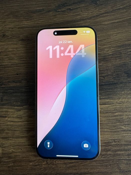 Vând IPhone 15 Pro 256 GB