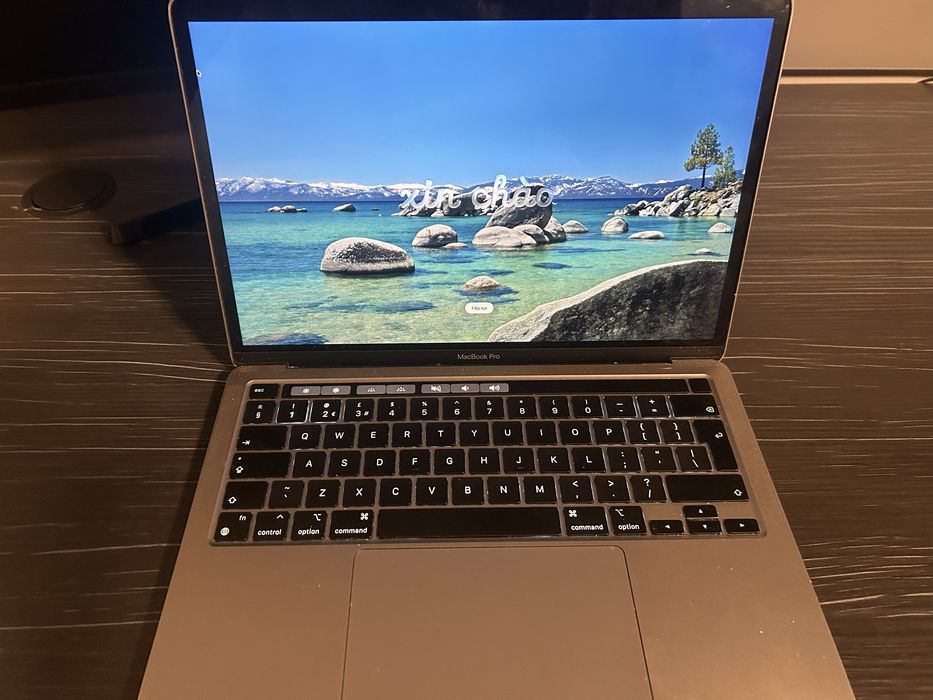Apple MacBook Pro 13-inch M1 (2020) | 16GB RAM / 512 GB | Skin aplicat)