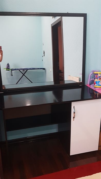 Гузаллик салони учун Ойна ва шкафы сотилади