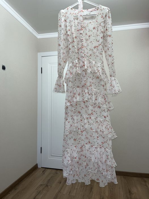 Платья на продажу