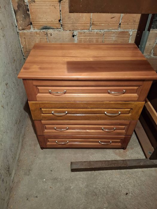 Продавам използван скрин