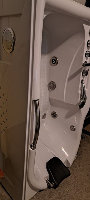 Cadă mare cu hidromasaj si radio