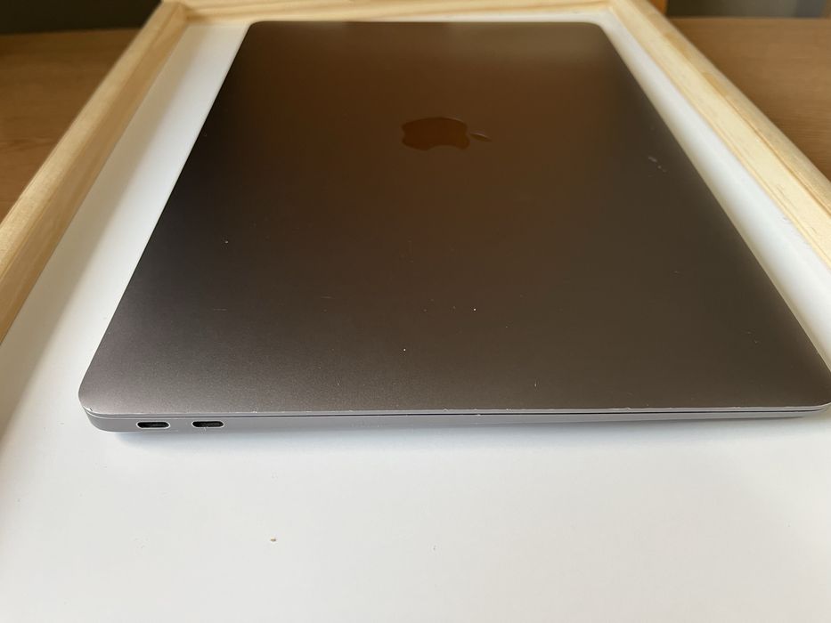 MacBook Air 13 2018 8GB 256GB SSD – Работи отлично