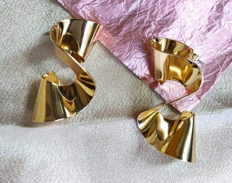 Свадебное платье с аксессуарами размер 44 46. А также свадебный ободок