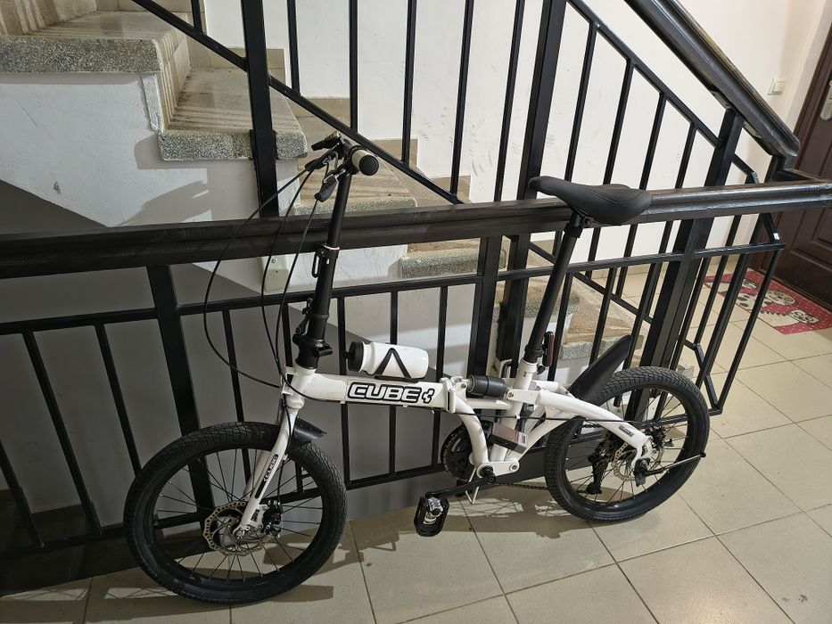 Bicicleta pliabila cu suspensie