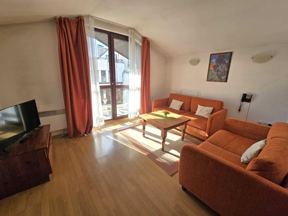 Tристаен апартамент с фронтална гледка към Пирин планина