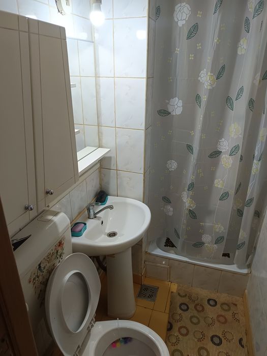 Închiriez garsonieră zona Ramada-Expo Parc.