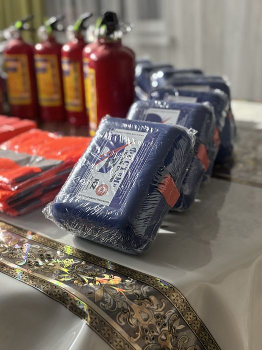 Аптечка и светоотражаюший жилет