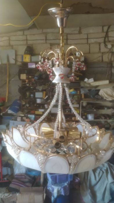 Продам люстру в хор.состоянии