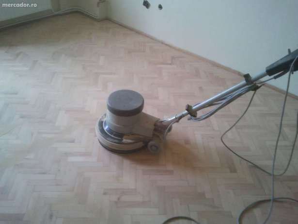 Raschetez Parchet Masiv Montaj Stratificat SPC Mineral Plinta