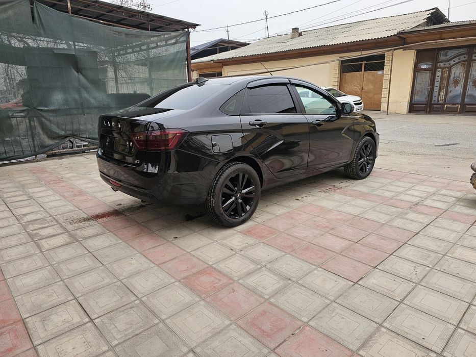 Кора лада веста сотилади