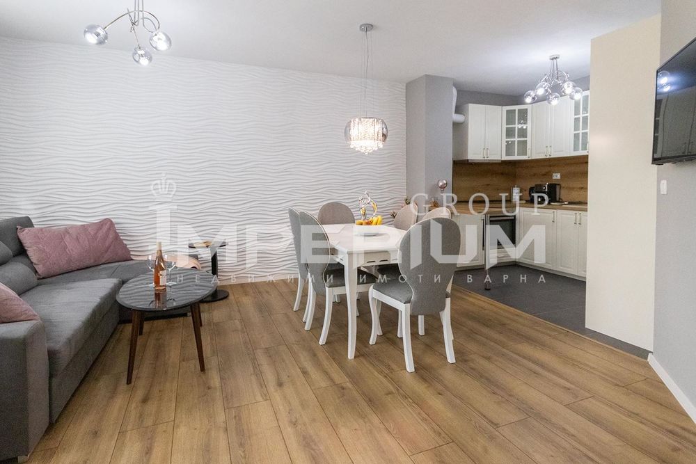 Дава се под наем Двустаен апартамент в Варна, Чайка - 75 кв.м за 816 € - Снимка #3