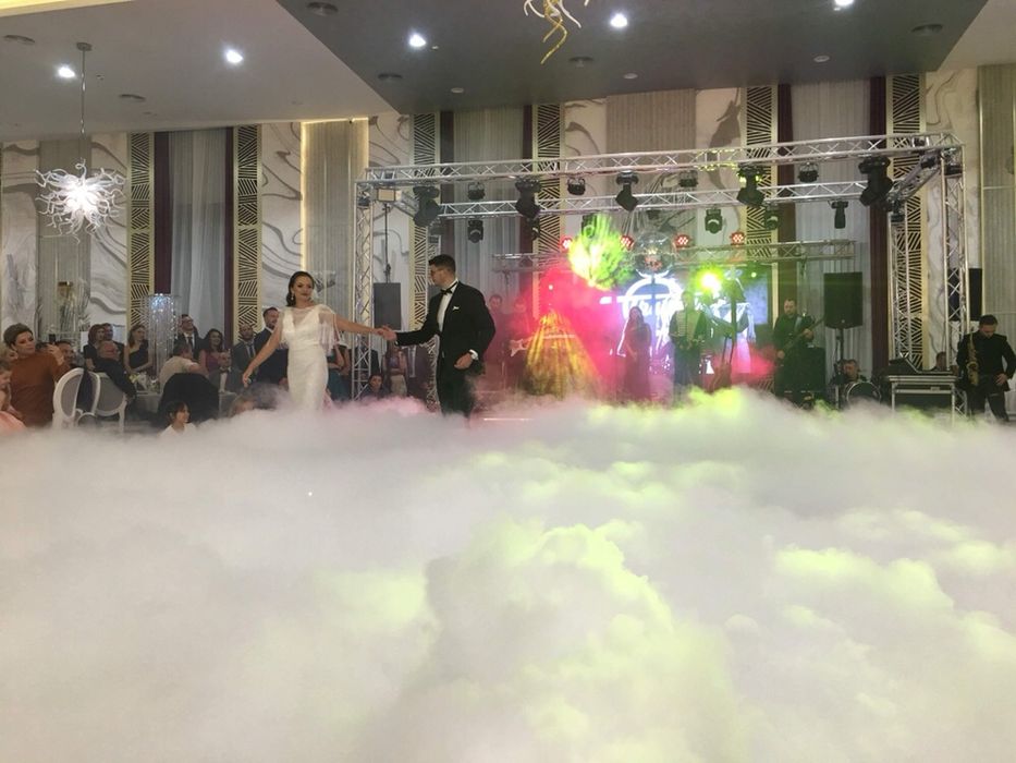 Dj Nunta Dj Botez  Solista Oglinda foto gheata carbonica flacari