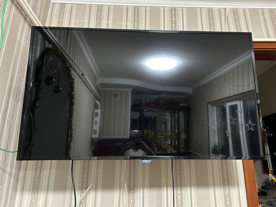 Телевизор новый PHILIPS размер 110,63