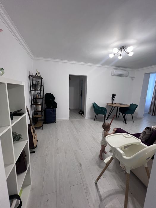 Vand apartament zona superba