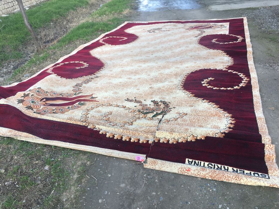 Gilam sotiladi katta