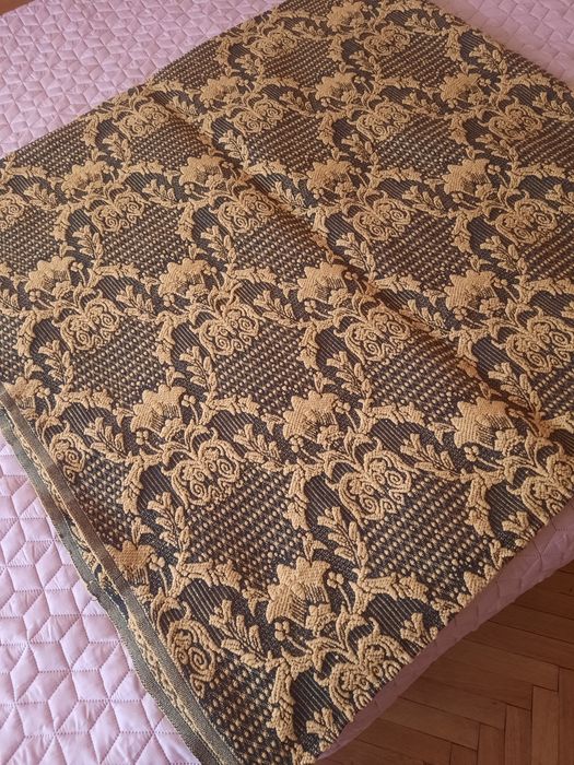 Вълнени килими нови