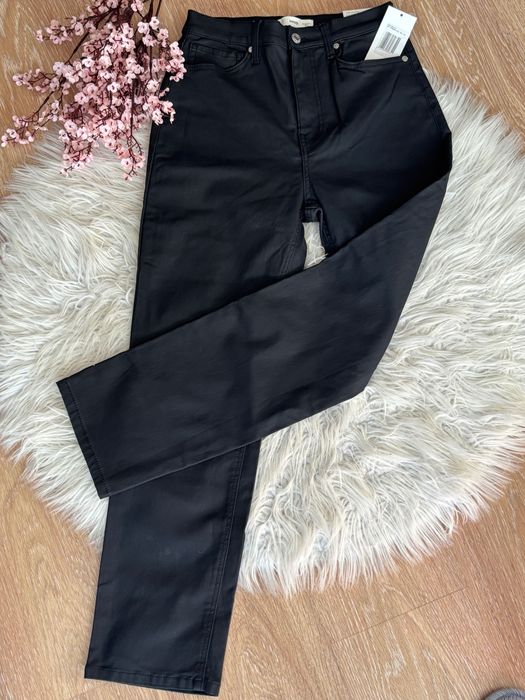 Нови дънки MANGO