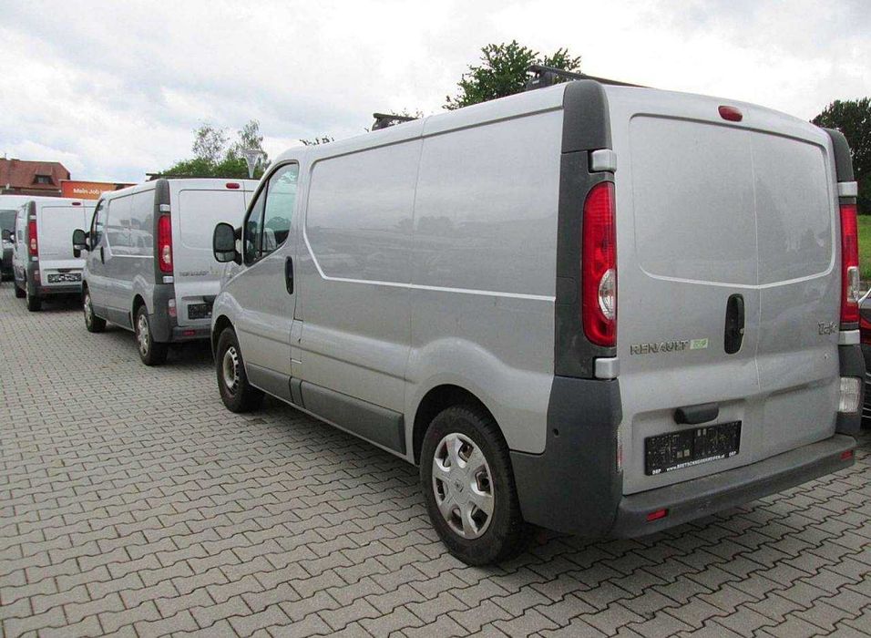 Renault Trafic НА ЧАСТИ 4 броя