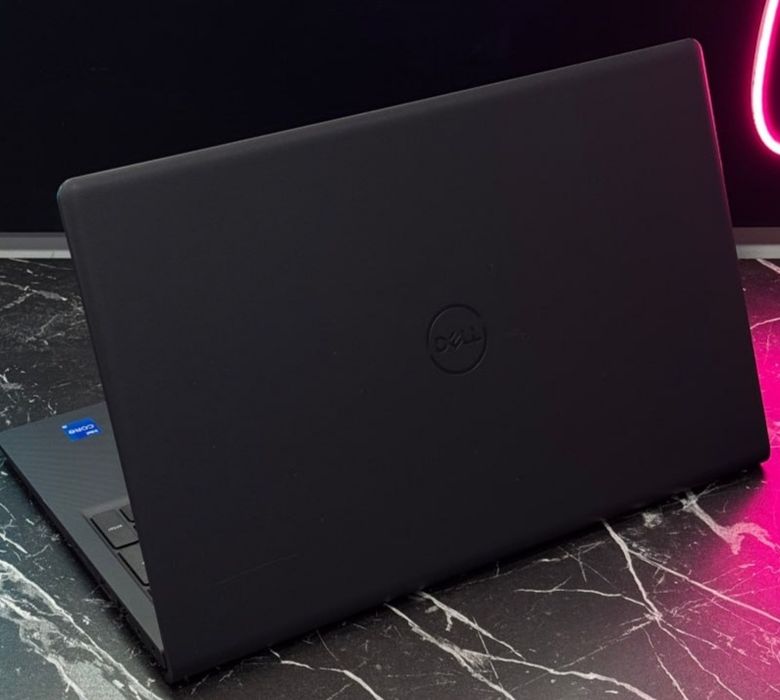 Kuchli Noutbuk Dell Vostro 15 3530