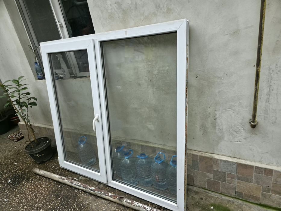 Geam termopan 6 camere Rehau