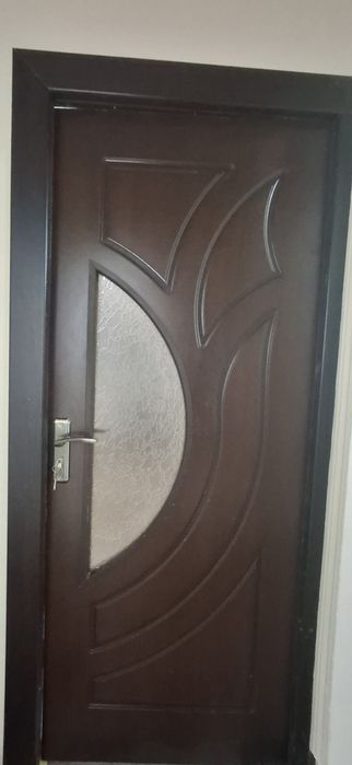 2 та жигарранг ешик сотилади