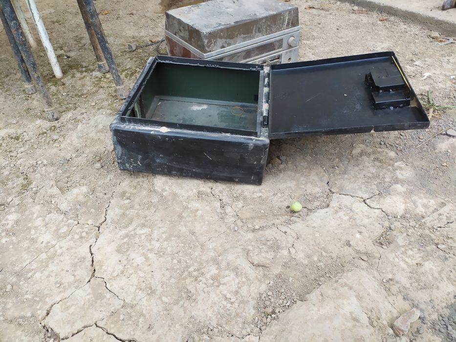 Сеф кути чамадан яшик сейф 41×41 см калинлиги 20см калити бор