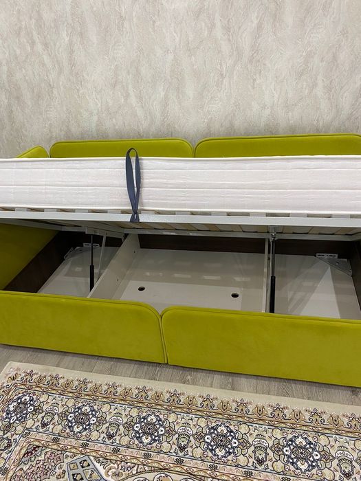 Кровать 90*200 внутрий ящиком