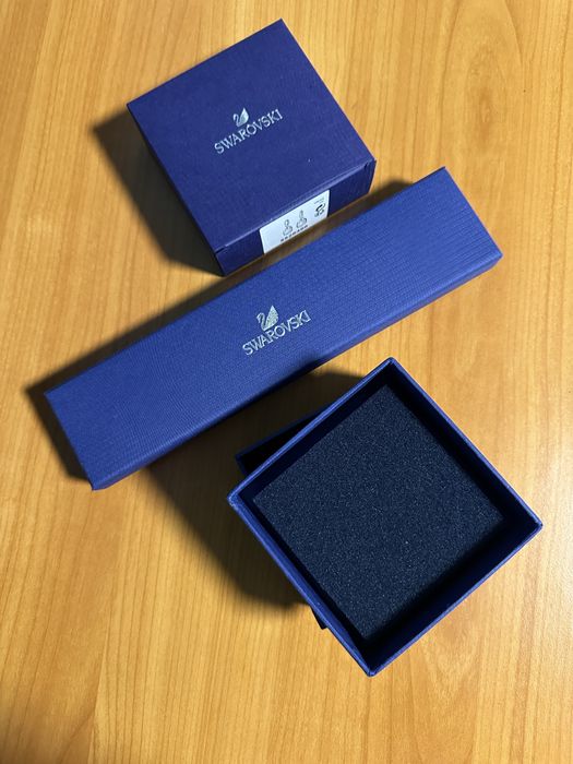 vand cutii si pungi SWAROVSKI