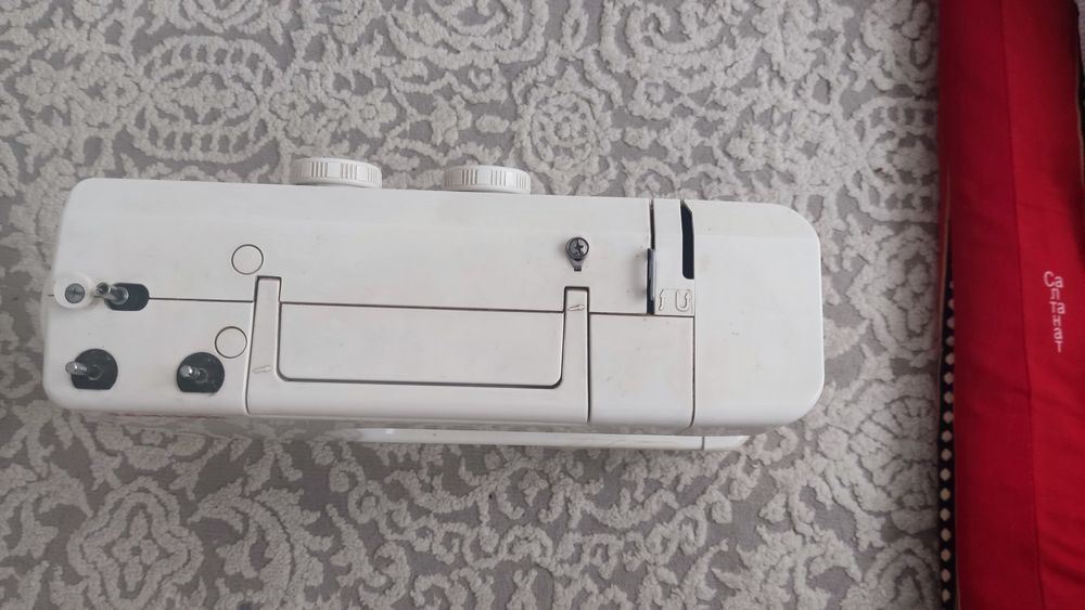 Швейная машина Janome