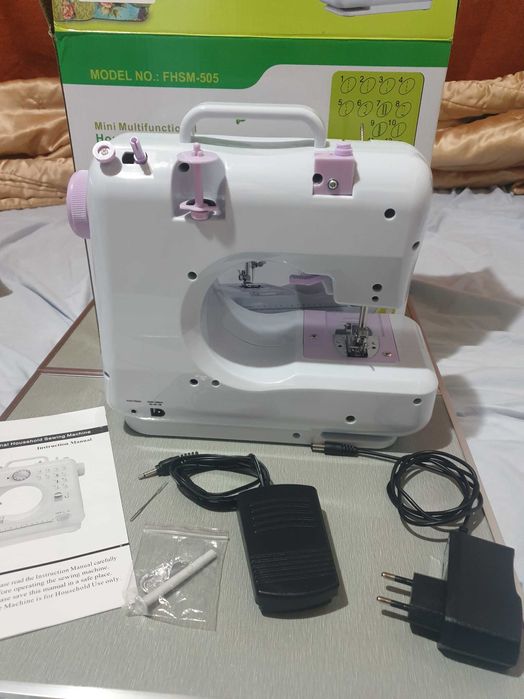 Mini mașină de cusut nouă