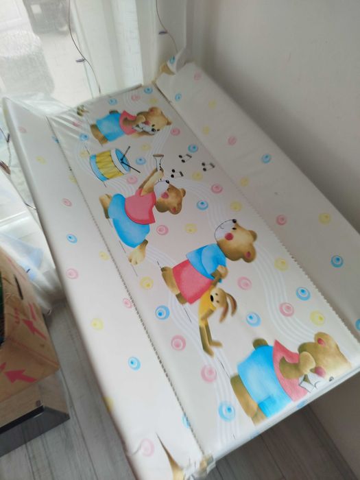 Masă pentru înfășat bebe 2in1 + cădita incorporata