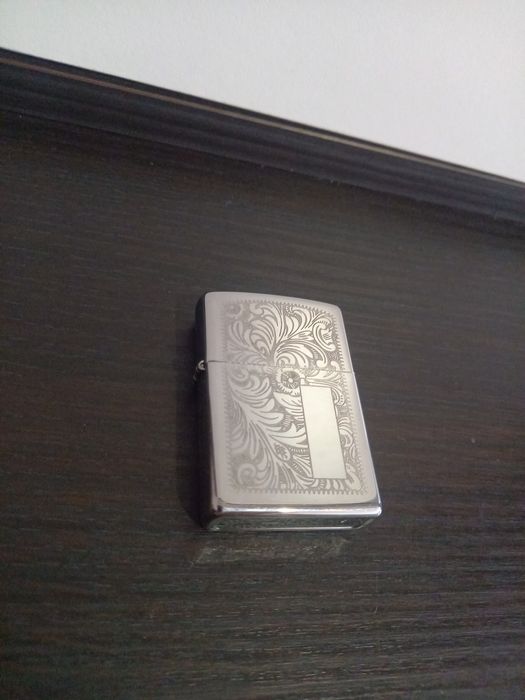 Bricheta Zippo, metalica.