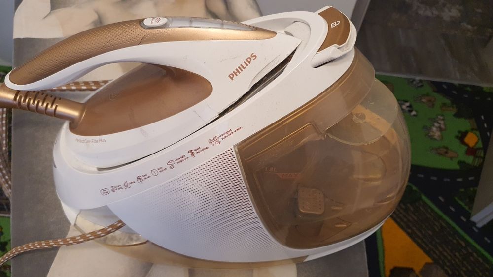 Statie de calcat Philips GC9670/50