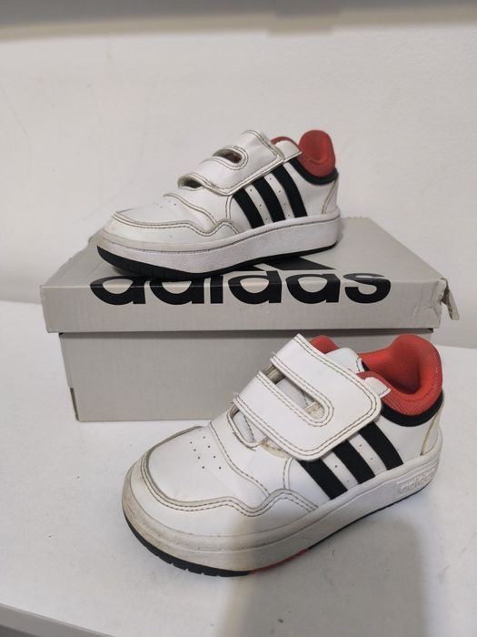 Adidas обувки номер 26