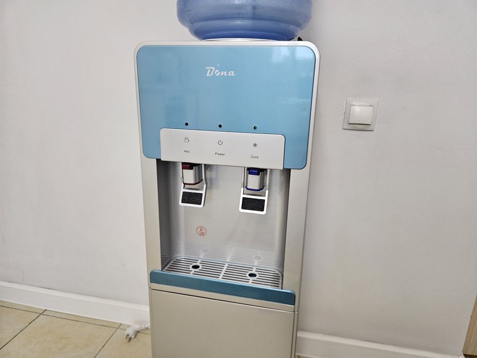 Кулер для воды, диспенсер Bona