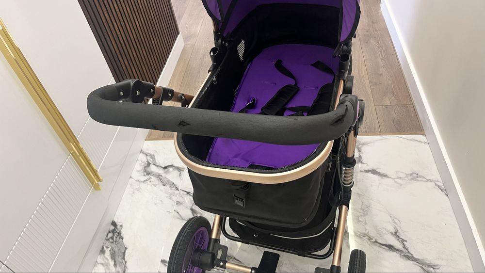 Детская коляска фирмы BELECO