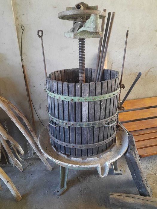 Presa, teasc de struguri