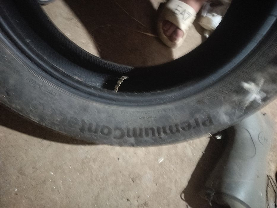 Шина. KIA sorentoda тұрған.