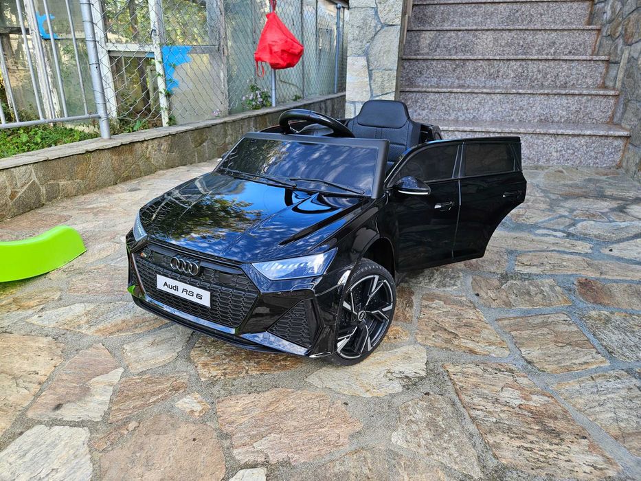 Акумулаторен джип Audi RS6