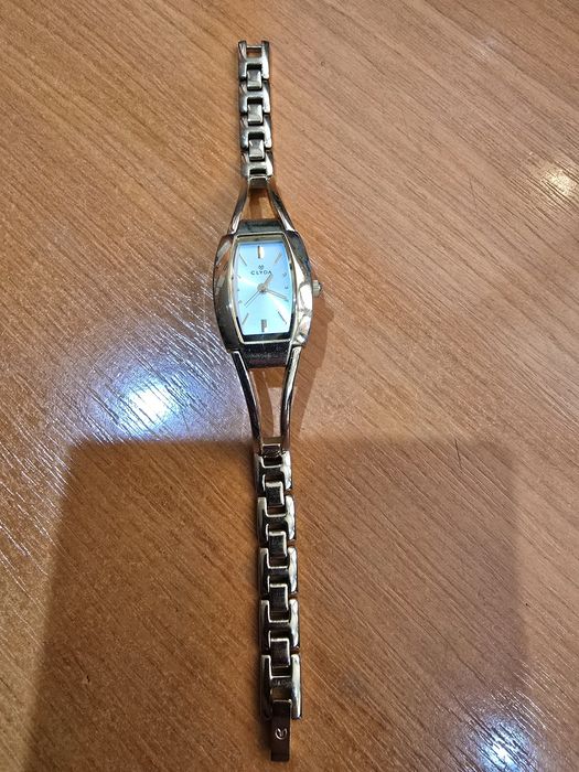 Часовник дамски позлатен